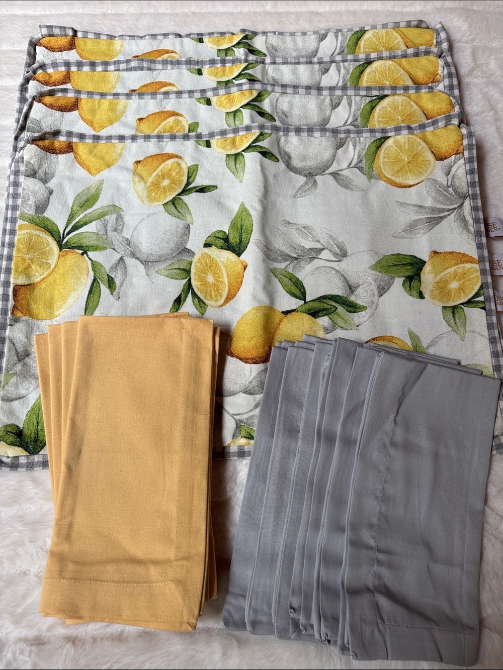 Lemon Print Placemat Set (4) with Yellow (4) and Gray Napkins (6) NWOT
